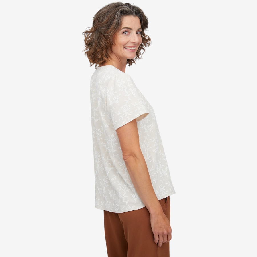 Image 124008_ALTMORE1.jpg, Product 124-008 / Price $39.99, Mr. Max V-Neck Airflow Top from Mr. Max on TSC.ca's Fashion department