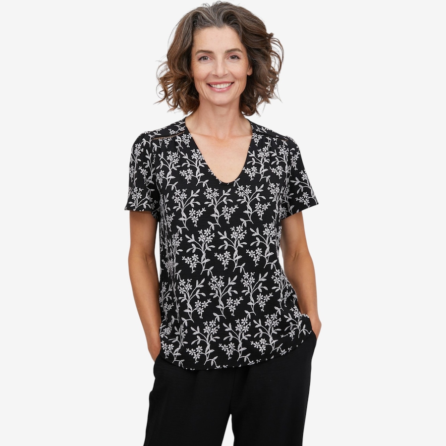 Image 124008_BLK.jpg, Product 124-008 / Price $39.99, Mr. Max V-Neck Airflow Top from Mr. Max on TSC.ca's Fashion department