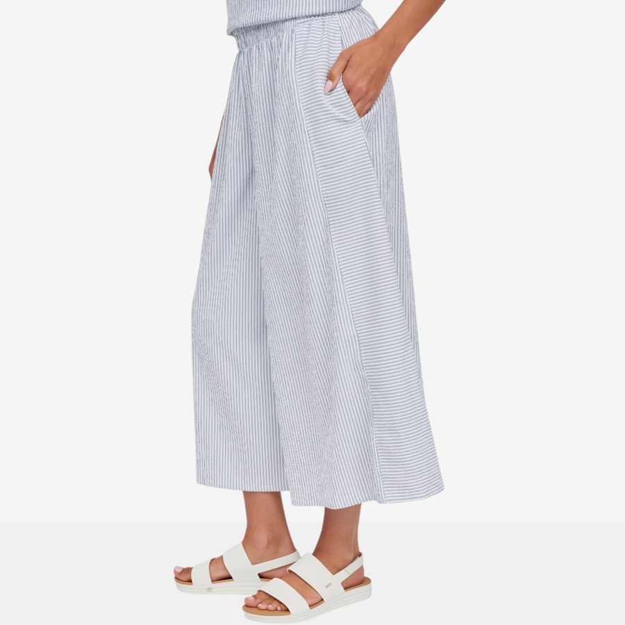 Image 125023_ALTMORE1.jpg, Product 125-023 / Price $74.99, Kim & Co. Woven Roxy Culottes from Kim & Co. on TSC.ca's Fashion department