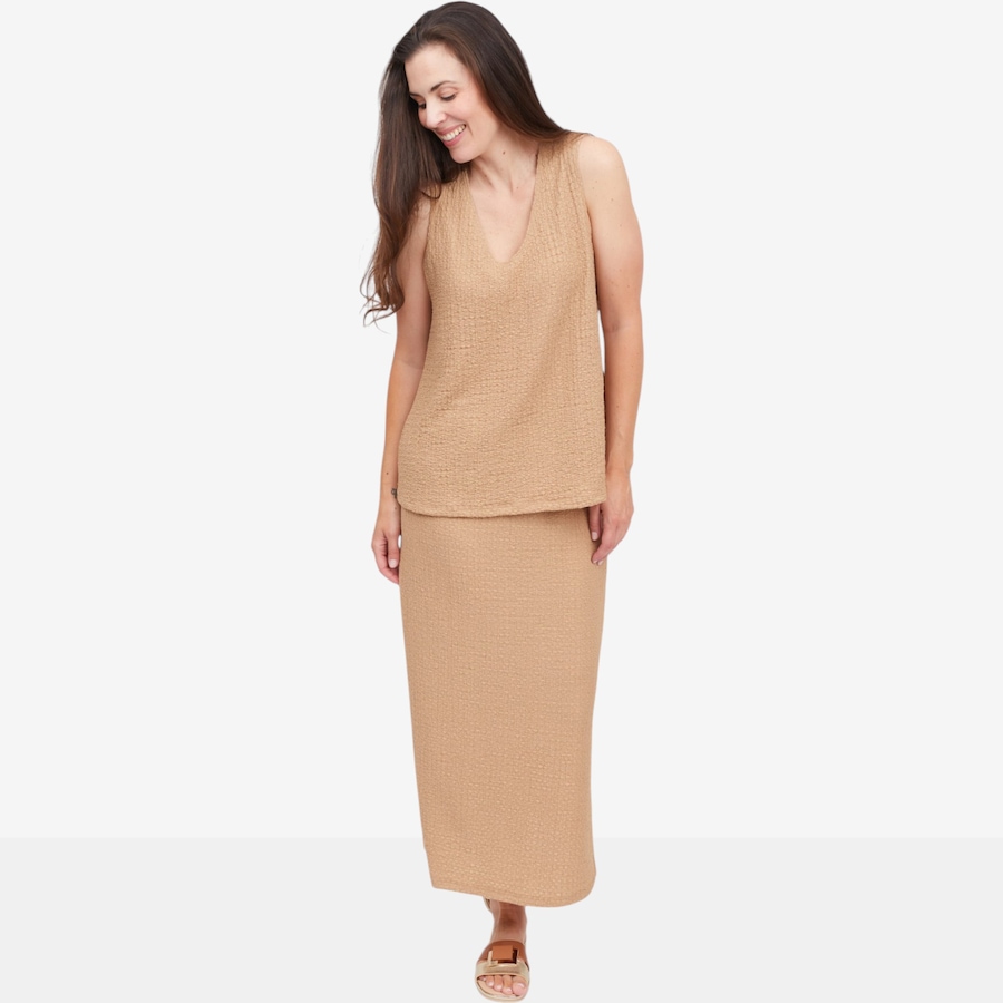 Image 125155_ALTMORE4.jpg, Product 125-155 / Price $58.99, Kim & Co. Mini Pop Sleeveless V-Neck Top from Kim & Co. on TSC.ca's Fashion department