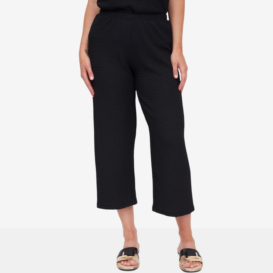 Image 125157_BLK.jpg, Product 125-157 / Price $74.99, Kim & Co. Mini Pop Knit Relaxed Cropped Pant from Kim & Co. on TSC.ca's Fashion department