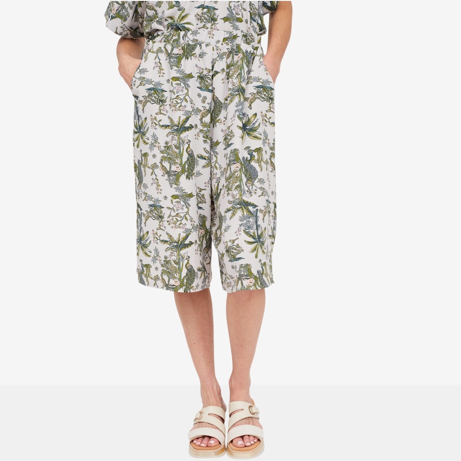 Image 125171_SML.jpg, Product 125-171 / Price $64.99, Kim & Co. Crinkle Poplin Mila Shorts with Pockets from Kim & Co. on TSC.ca's Fashion department