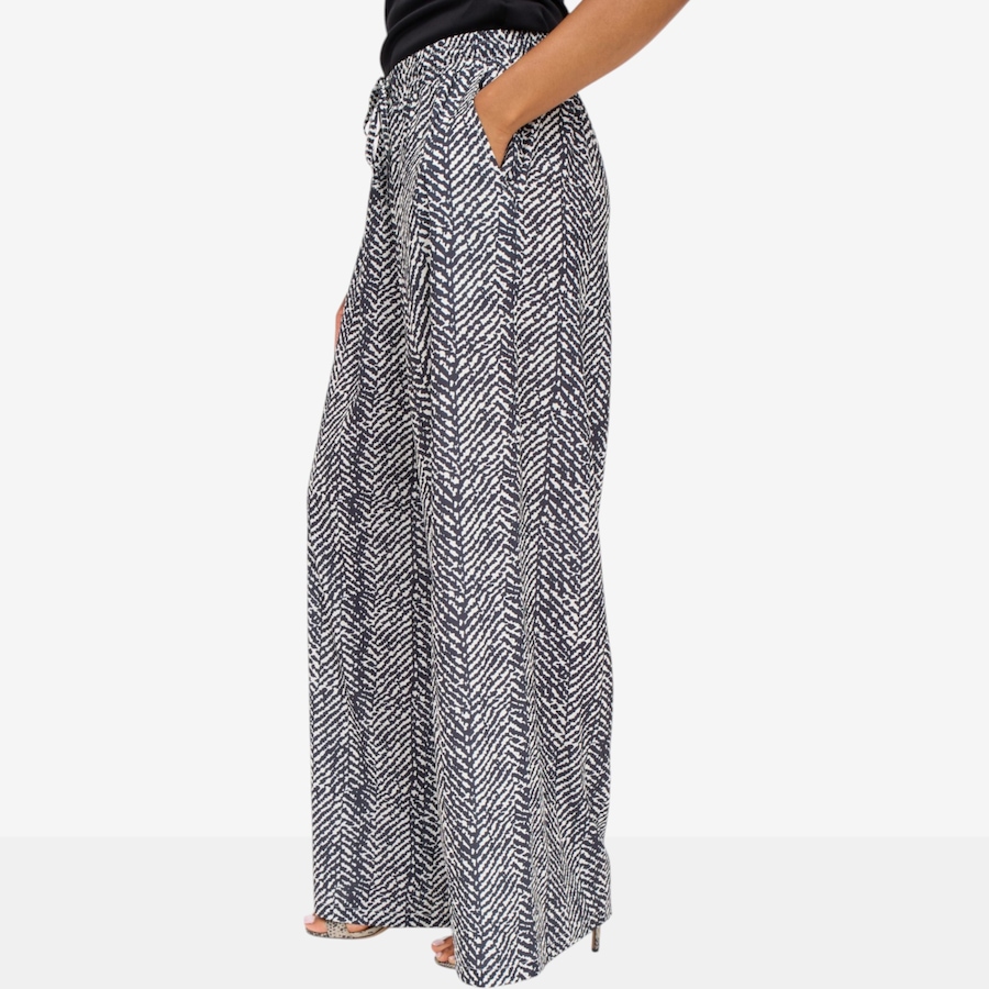 Image 125667_ALTMORE2.jpg, Product 125-667 / Price $90.88, Brian Bailey Drawstring Pant from Brian Bailey on TSC.ca's Fashion department