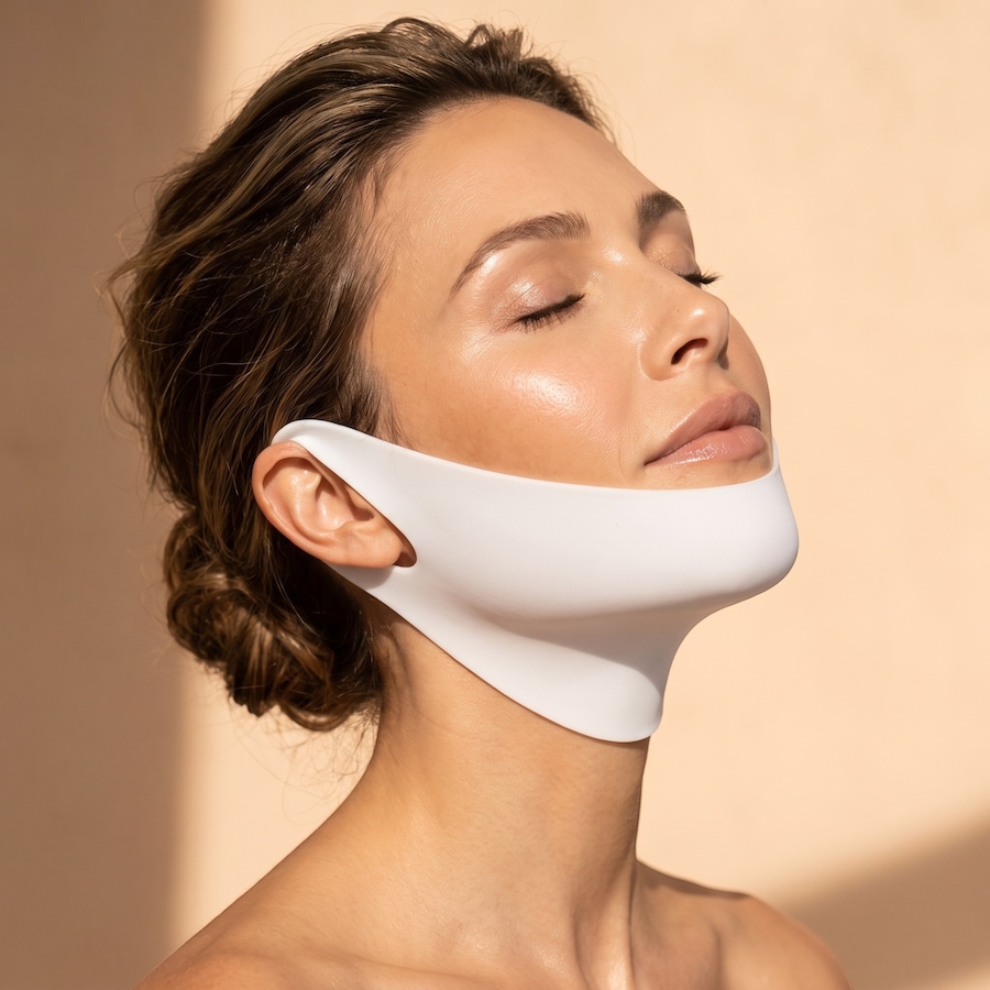 Image 127551_ALTMORE1.jpg, Product 127-551 / Price $39.99, GLO24K Chin & Neck V-Line Mask 5-Pack from GLO24k on TSC.ca's Beauty department