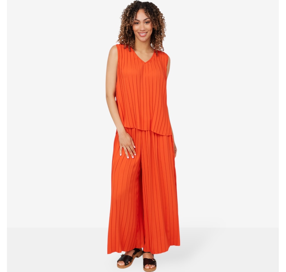 Image 210110_ALTMORE2.jpg, Product 210-110 / Price $34.33, Wynne Style Pleated Crepe Sleeveless Top from Wynnelayers on TSC.ca's Fashion department