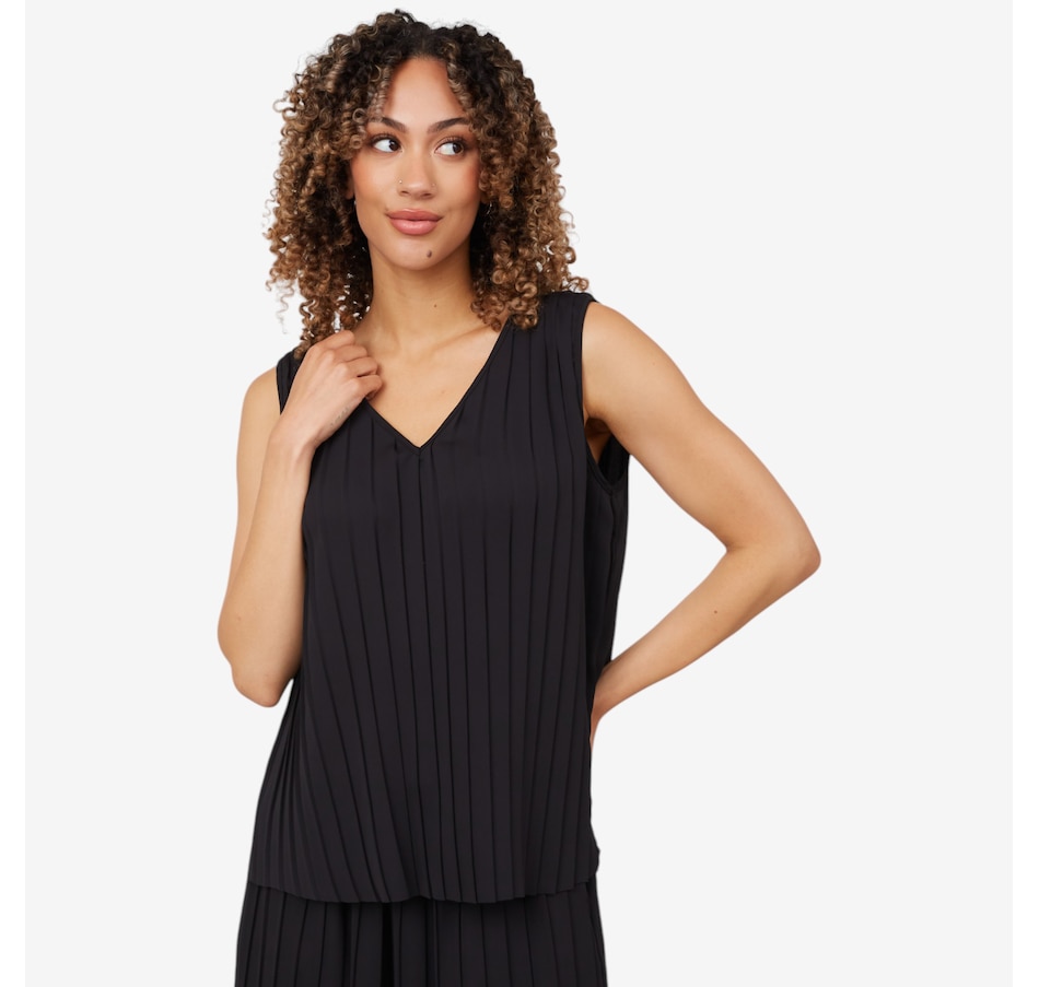Wynne Style Pleated Crepe Sleeveless Top