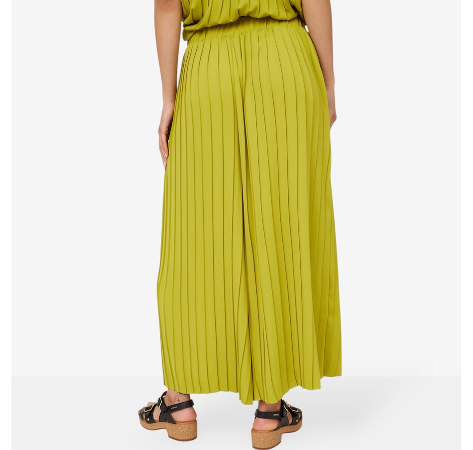 Image 210111_ALTMORE2.jpg, Product 210-111 / Price $39.33, Wynne Style Pleated Crepe Wide Leg Cropped Pant from Wynnelayers on TSC.ca's Fashion department