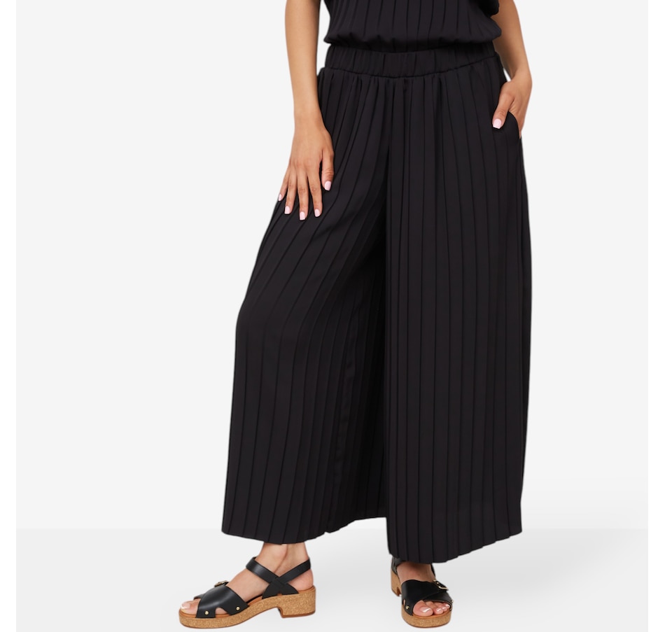 Wynne Style Pleated Crepe Wide Leg Cropped Pant