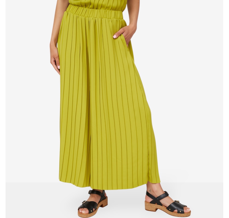 Image 210111_MOS.jpg, Product 210-111 / Price $39.33, Wynne Style Pleated Crepe Wide Leg Cropped Pant from Wynnelayers on TSC.ca's Fashion department