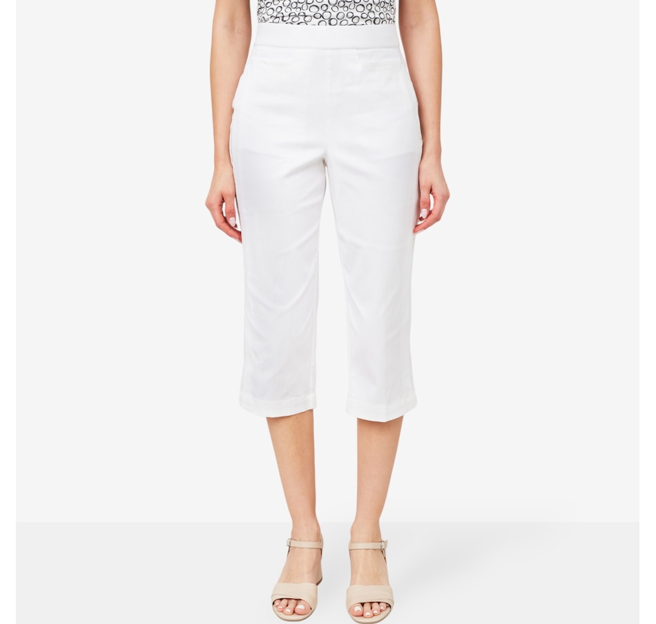 Wynne Style Flatterfit Capri with Pocket Detail