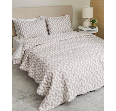 Home Suite Essentials Torino Matelasse Quilt Set