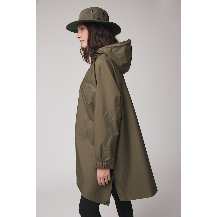 Image 211389_ALTMORE14.jpg, Product 211-389 / Price $195.00, Tilley Packable Traverse Poncho from Tilley on TSC.ca's Fashion department