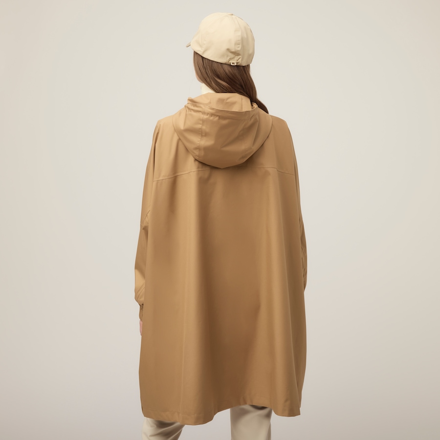 Image 211389_ALTMORE21.jpg, Product 211-389 / Price $195.00, Tilley Packable Traverse Poncho from Tilley on TSC.ca's Fashion department