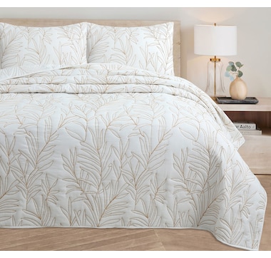 Claro Living Carla Embroidered Quilt Set