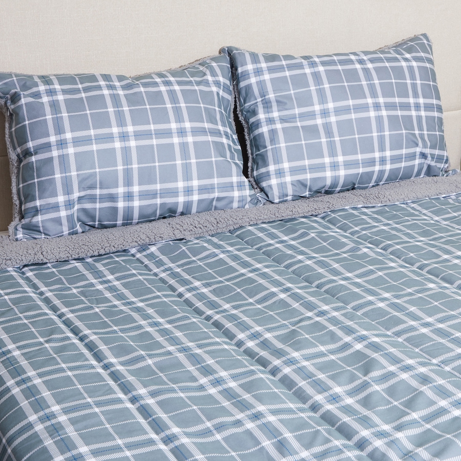 Image 211564_CARGY.jpg, Product 211-564 / Price $44.99 - $54.99, Shavel Micro Flannel and Sherpa Comforter from Shavel on TSC.ca's Home & Garden department