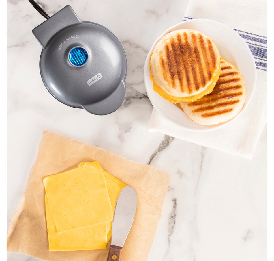 Mini Waffle Maker with Galaxy Print – Dash