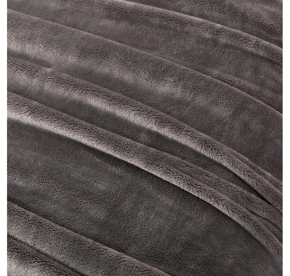 Image 213219_ALTMORE4.jpg, Product 213-219 / Price $29.33 - $39.33, Berkshire VelvetSoft Blanket 2" Binding with Mitered Corners from Berkshire on TSC.ca's Home & Garden department