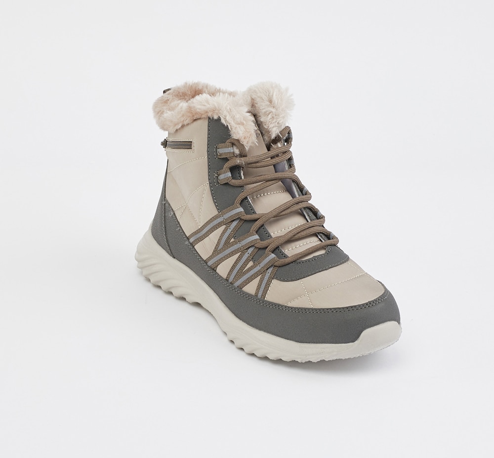 cheeks fit body hiker boots