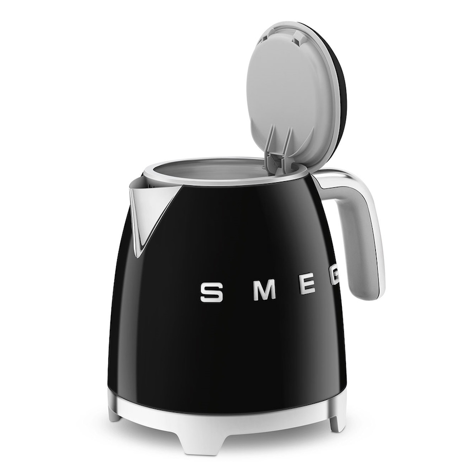 Image 217840_ALTMORE2.jpg, Product 217-840 / Price $199.99, SMEG '50s Style Kettle from Smeg on TSC.ca's Kitchen department