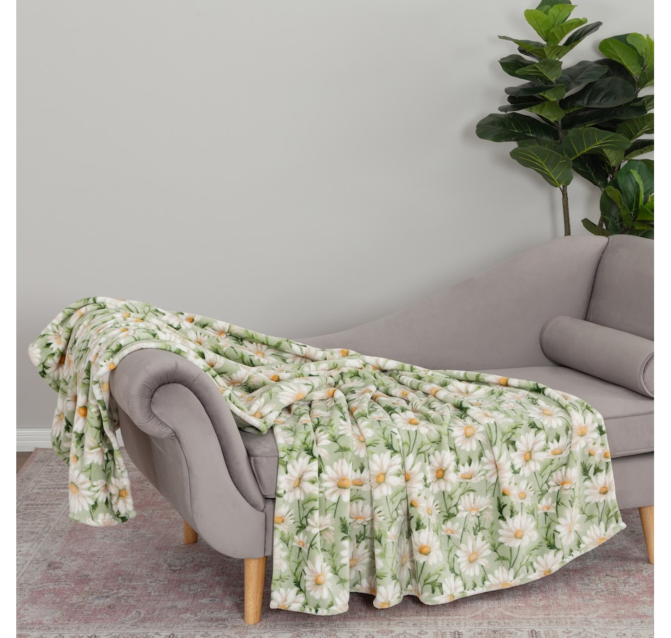 Image 217943_ALTMORE22.jpg, Product 217-943 / Price $49.99, Berkshire Blanket Floral VelvetSoft Throw from Berkshire on TSC.ca's Home & Garden department
