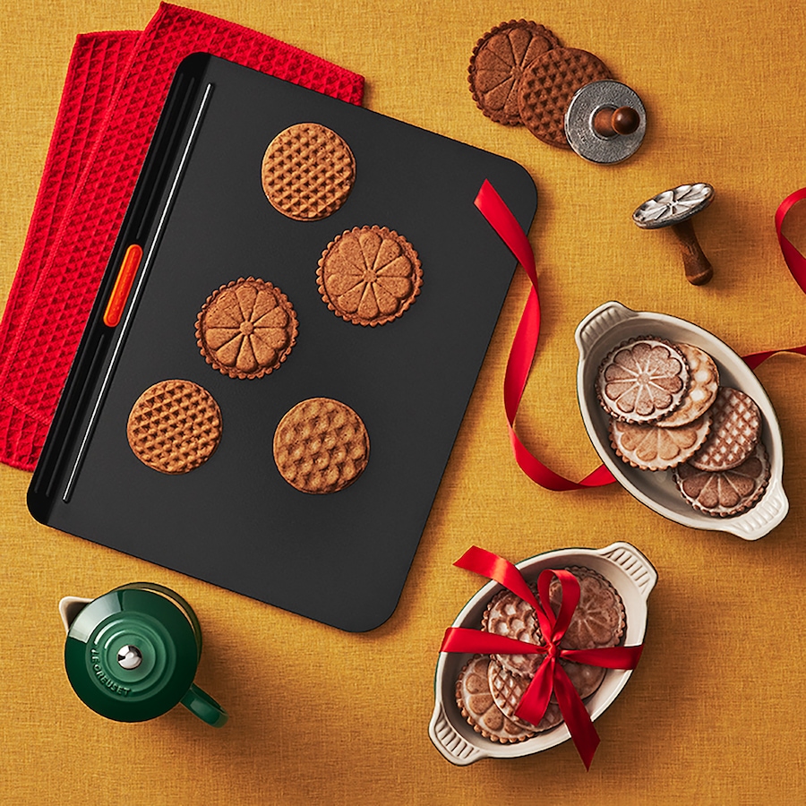 Image 219054_ALTMORE1.jpg, Product 219-054 / Price $65.00, Le Creuset 46 cm x 35 cm Insulated Cookie Sheet from Le Creuset on TSC.ca's Kitchen department
