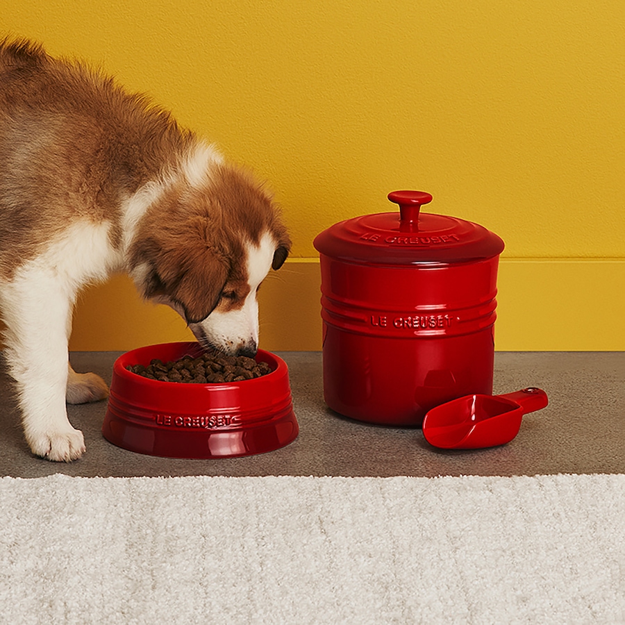 Image 219069_ALTMORE1.jpg, Product 219-069 / Price $40.00, Le Creuset 18 cm Pet Bowl from Le Creuset on TSC.ca's Home & Garden department