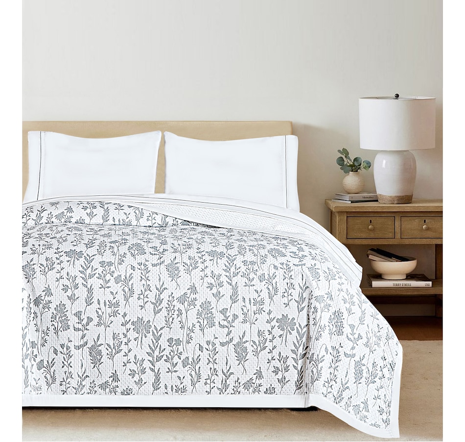 Image 219713_ALTMORE16.jpg, Product 219-713 / Price $99.99, Claro Living Home Plush Waffle Blanket from Claro Living Home on TSC.ca's Home & Garden department