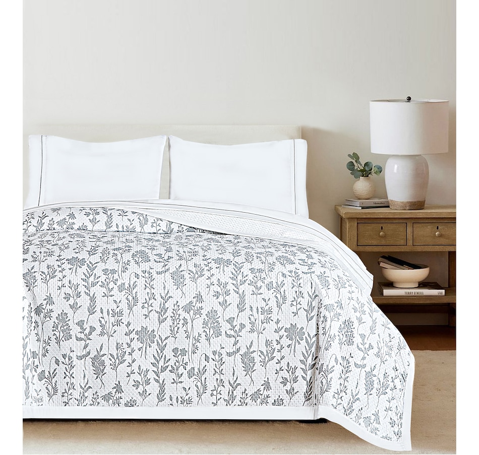 Image 219713_ALTMORE18.jpg, Product 219-713 / Price $99.99, Claro Living Home Plush Waffle Blanket from Claro Living Home on TSC.ca's Home & Garden department