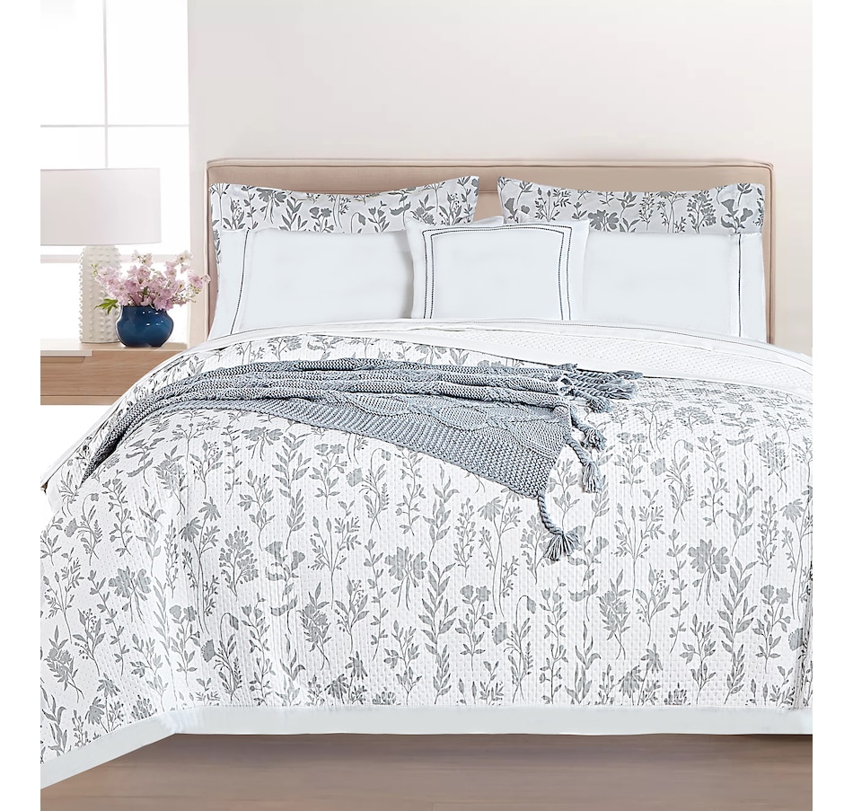 Image 219713_ALTMORE20.jpg, Product 219-713 / Price $99.99, Claro Living Home Plush Waffle Blanket from Claro Living Home on TSC.ca's Home & Garden department