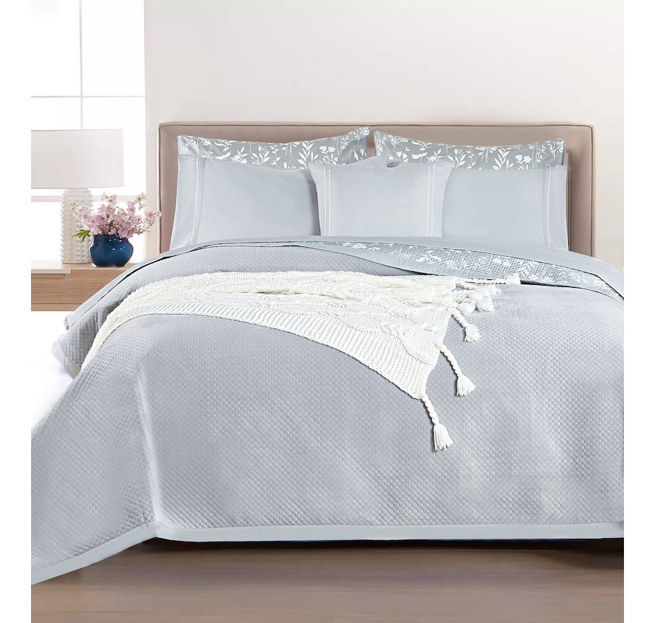 Image 219713_ALTMORE4.jpg, Product 219-713 / Price $99.99, Claro Living Home Plush Waffle Blanket from Claro Living Home on TSC.ca's Home & Garden department