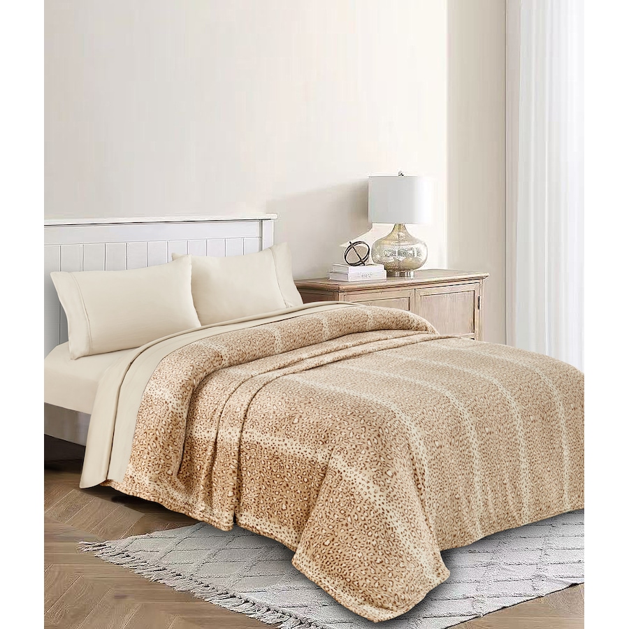 Image 220253_LEP.jpg, Product 220-253 / Price $59.99, Claro Home Living 4-Piece Sheet Set and Plush Blanket from Claro Living Home on TSC.ca's Home & Garden department