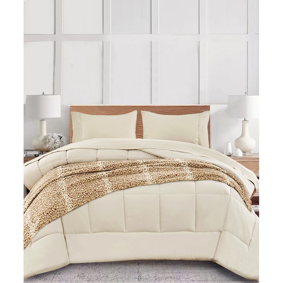 Image 220743_ALTMORE4.jpg, Product 220-743 / Price $99.99, Claro Home Living Reversible Comforter from Claro Living Home on TSC.ca's Home & Garden department