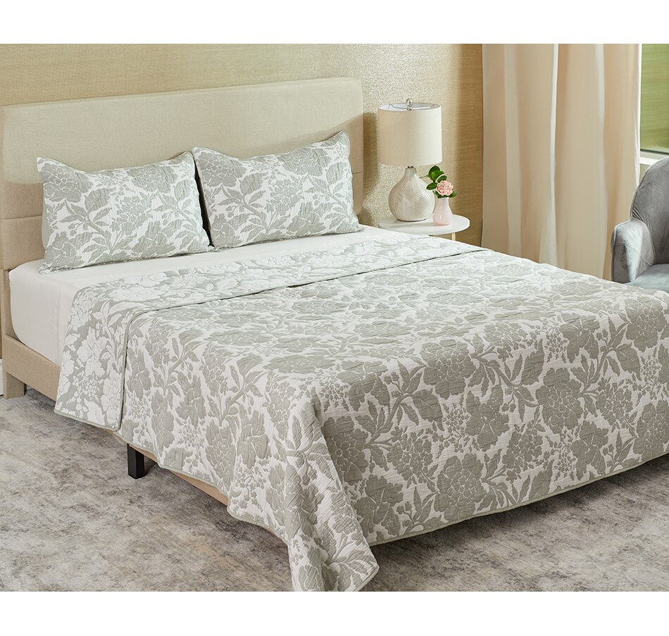 Image 220779.jpg, Product 220-779 / Price $49.88 - $59.88, Home Suite Regina Matelasse Quilt Set (3-Piece) from Home Suite on TSC.ca's Home & Garden department