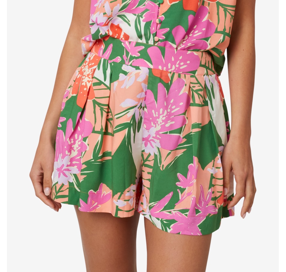 Image 223031_CARTA.jpg, Product 223-031 / Price $27.33, claudia ev Flat Front Short with Pleats and Pockets from claudia ev on TSC.ca's Fashion department