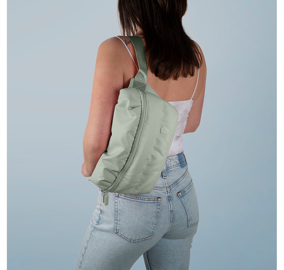Image 223385_ALTMORE10.jpg, Product 223-385 / Price $59.99, Heys The Puffer Waist Bag from Heys on TSC.ca's Clothing & Shoes department