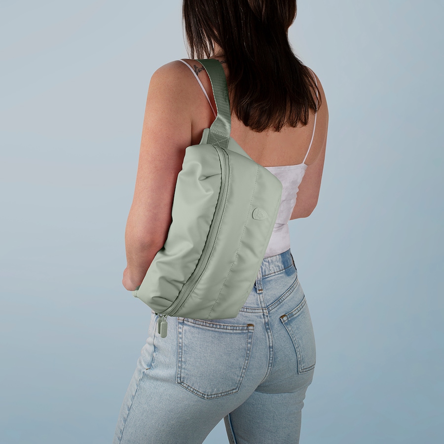 Image 223385_ALTMORE10.jpg, Product 223-385 / Price $59.99, Heys The Puffer Waist Bag from Heys on TSC.ca's Fashion department