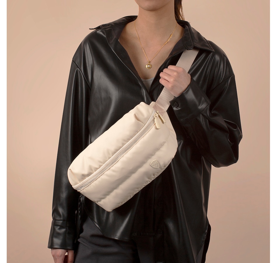 Image 223385_ALTMORE7.jpg, Product 223-385 / Price $59.99, Heys The Puffer Waist Bag from Heys on TSC.ca's Clothing & Shoes department