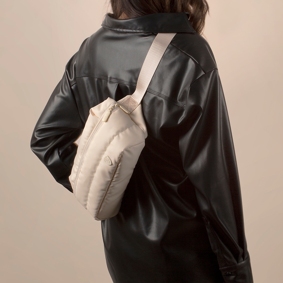 Image 223385_ALTMORE8.jpg, Product 223-385 / Price $59.99, Heys The Puffer Waist Bag from Heys on TSC.ca's Fashion department