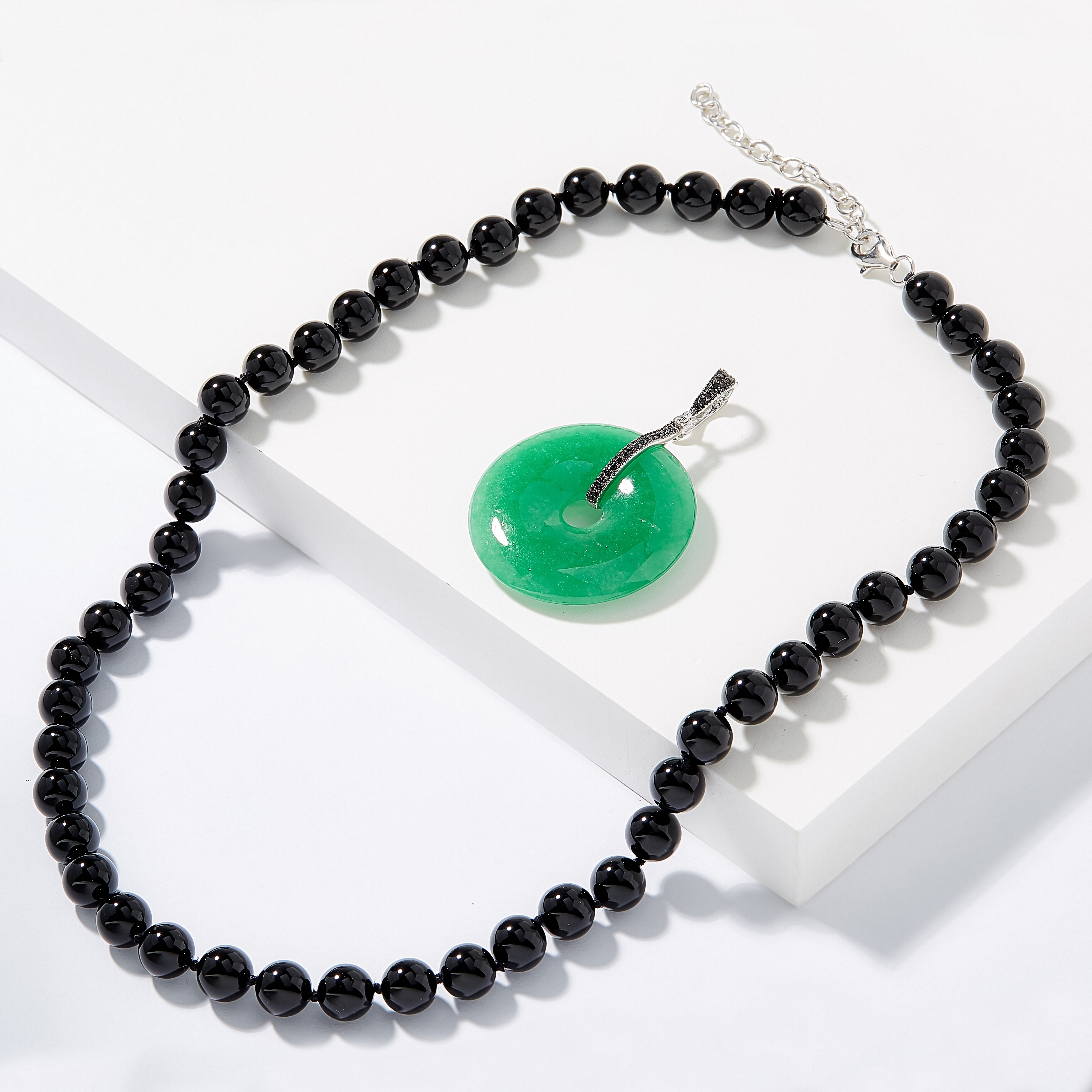 Black Jade Necklace – novélle