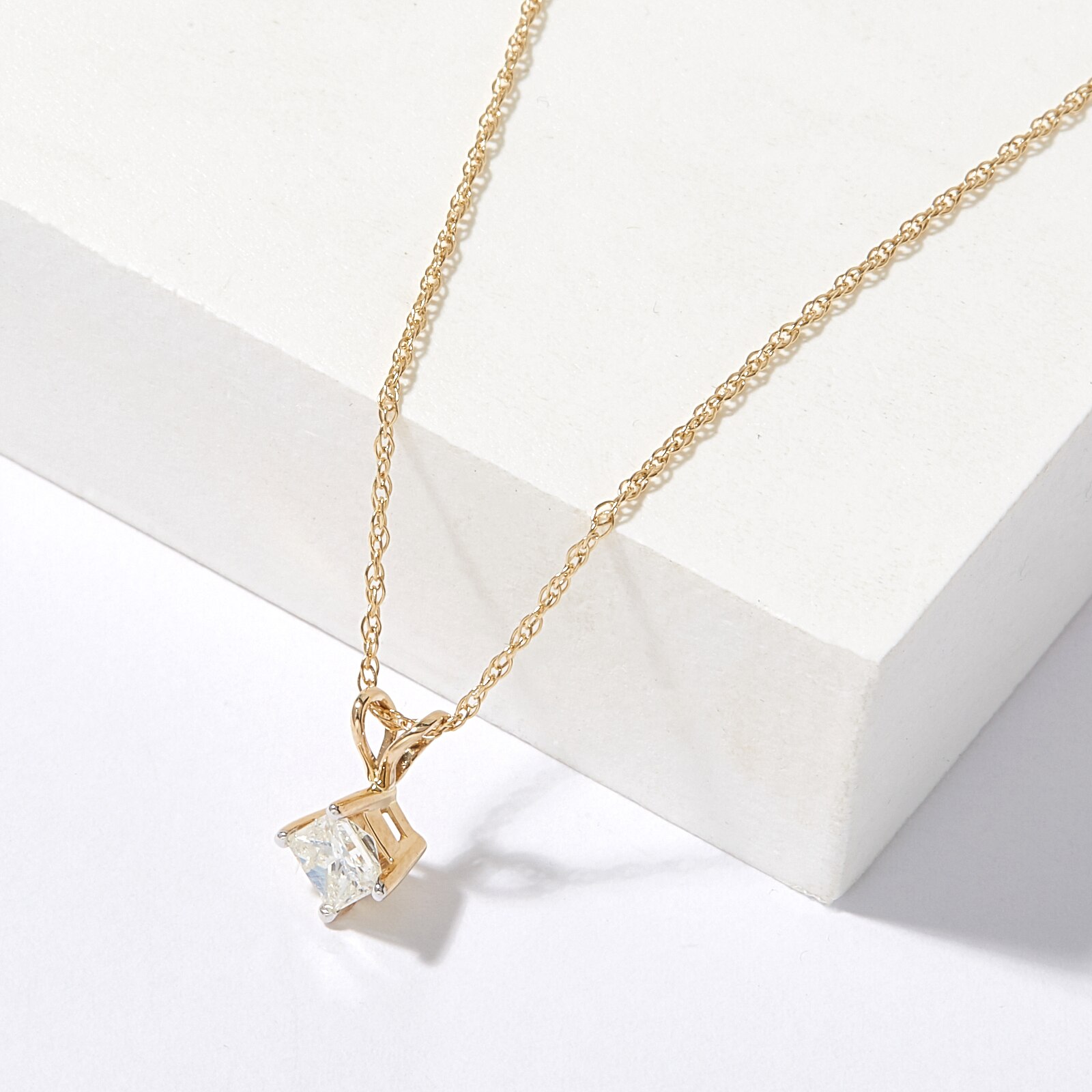 Princess cut diamond 2025 necklace yellow gold