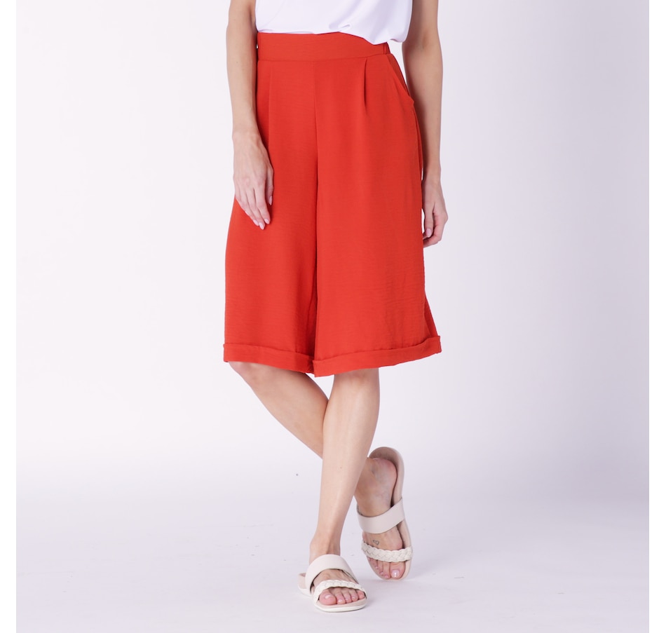 Image 231463_PUM.jpg, Product 231-463 / Price $34.88, Marallis Crepe Short With Pockets from Marallis on TSC.ca's Fashion department