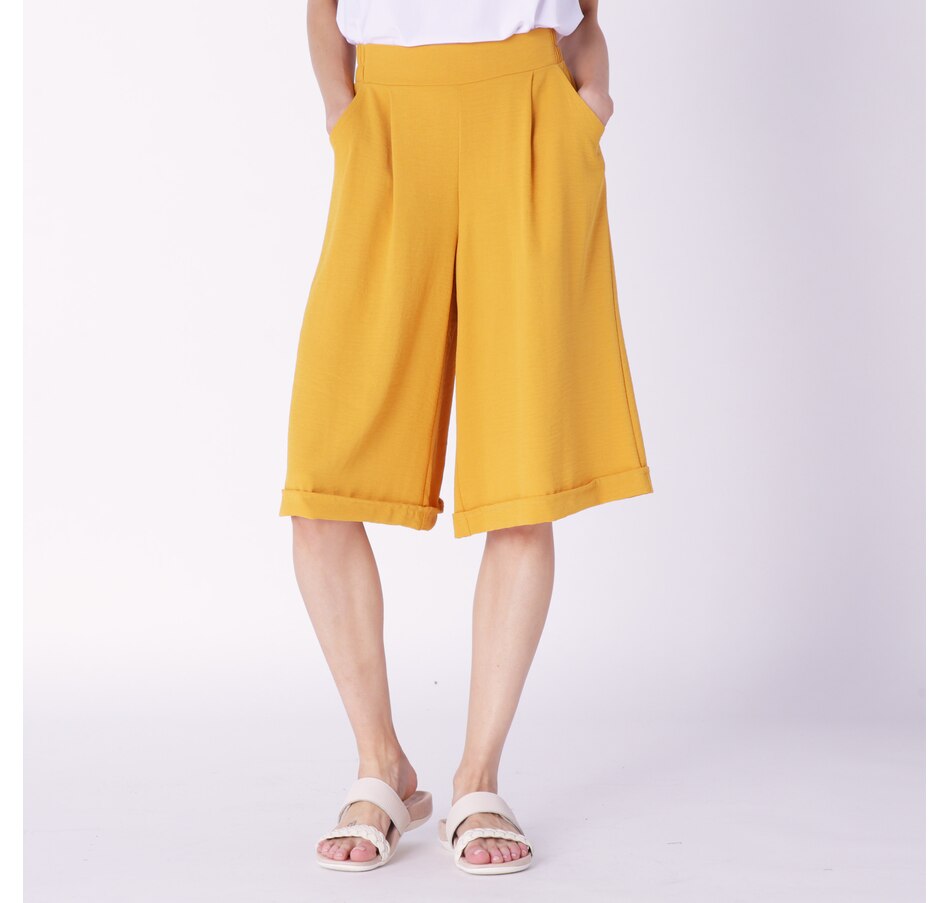 Image 231463_SFL.jpg, Product 231-463 / Price $34.88, Marallis Crepe Short With Pockets from Marallis on TSC.ca's Fashion department