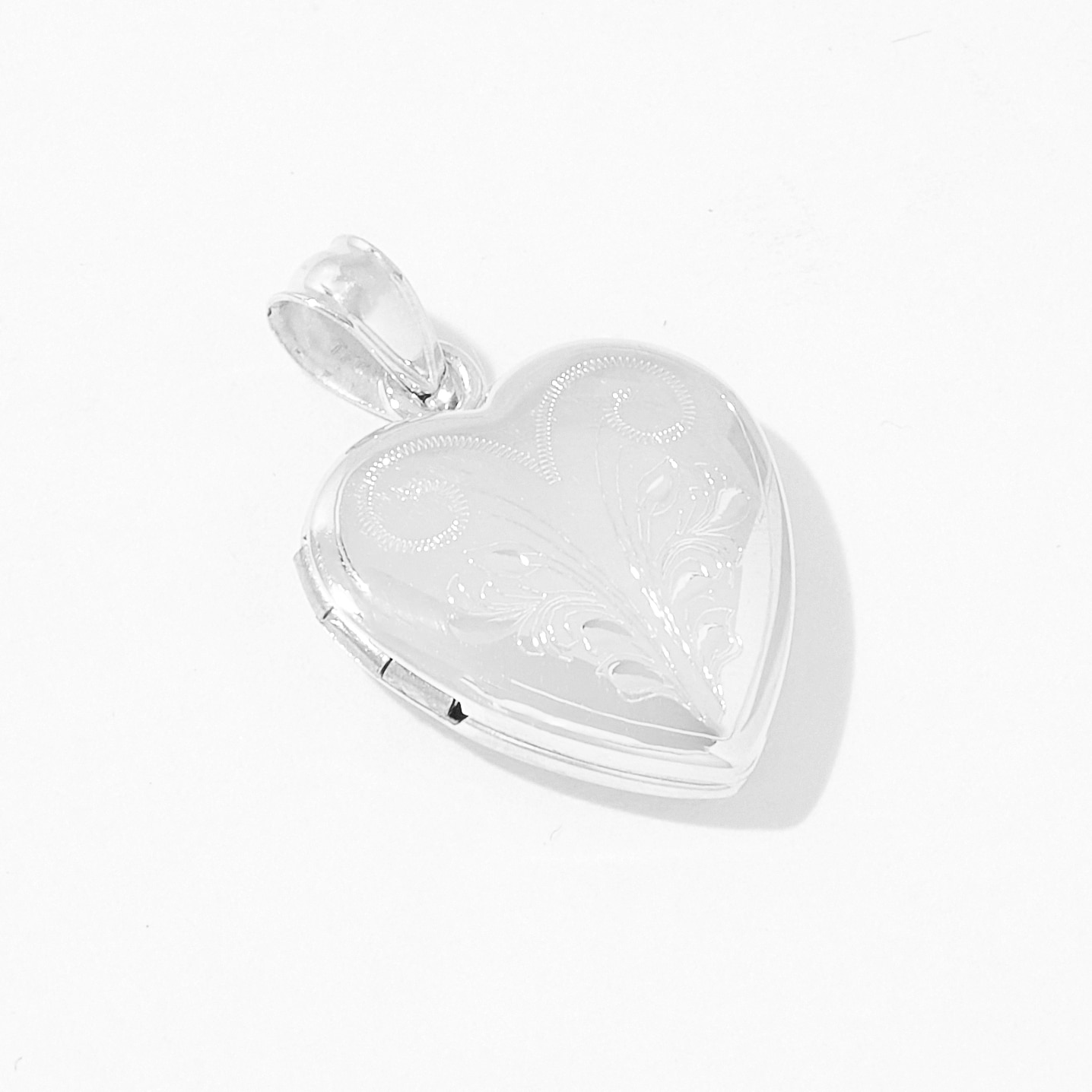 Love hot sale locket price