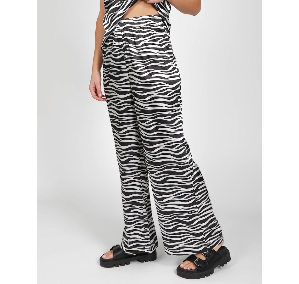 Silky Zebra Patterned Animal Print Leggings