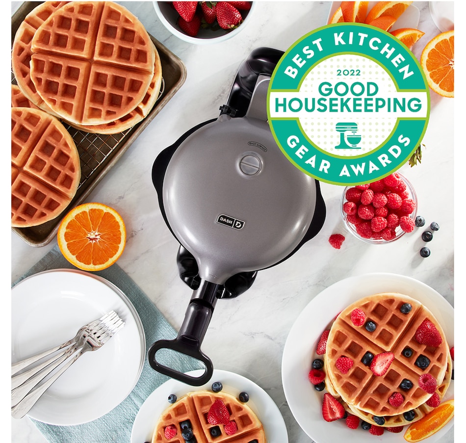 Flip Belgian Waffle Maker – Dash