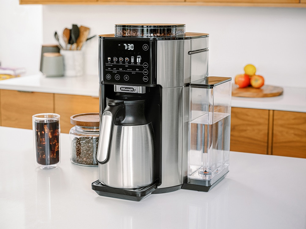 De Longhi TrueBrew Automatic Coffee Machine with Stainless Steel Carafe Bundle