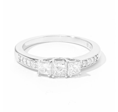 14K White Gold 0.80 av. ctw Diamond Ring