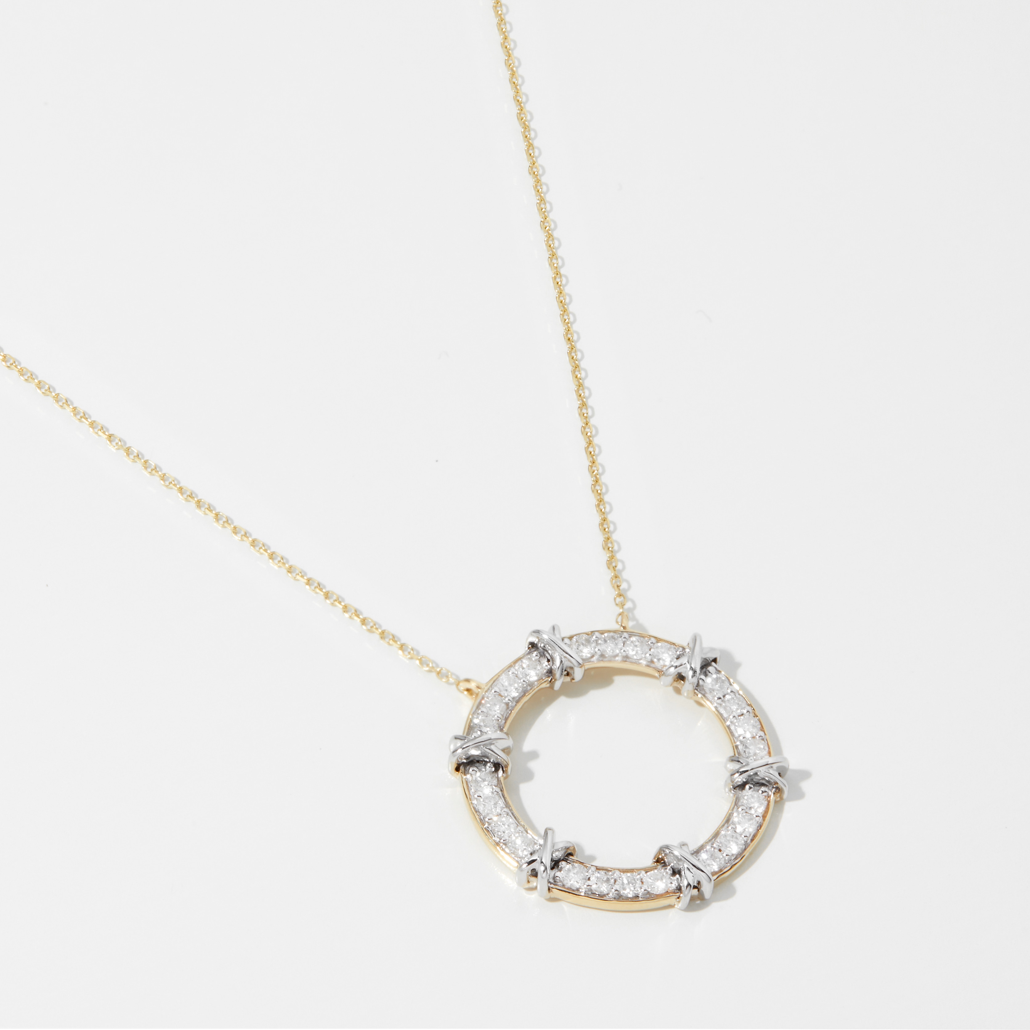 14K Gold 0.50 ctw Diamond Circle Pendant Necklace