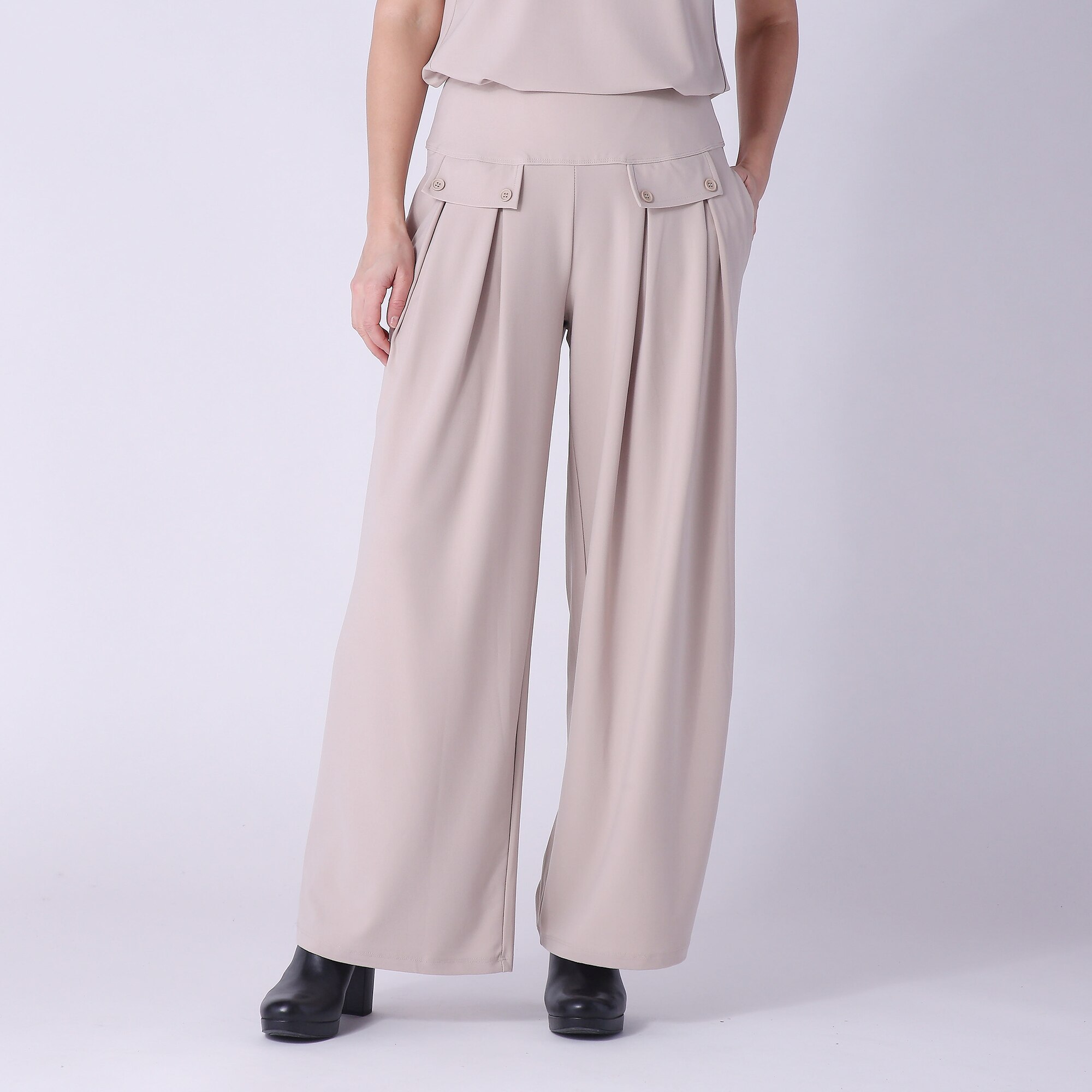 Wynne Layers Luxe Crepe Pleated Wide Leg Pant With Pocket Detail