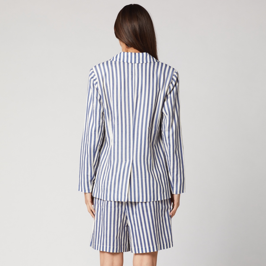 Image 245561_ALTMORE4.jpg, Product 245-561 / Price $49.33, Isaac Mizrahi Printed Cotton Blazer Jacket from Isaac Mizrahi New York on TSC.ca's Fashion department